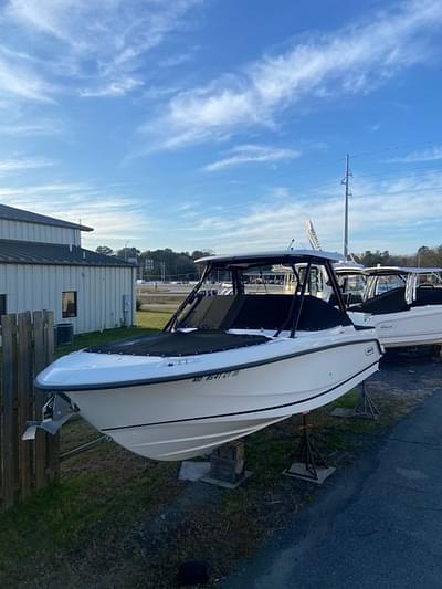 BOATZON | Boston Whaler 240 Vantage 2022