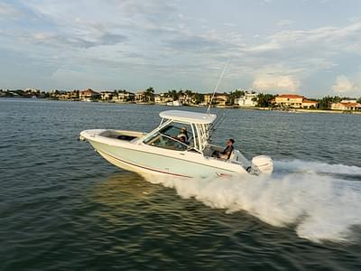 BOATZON | Boston Whaler 240 Vantage 2025