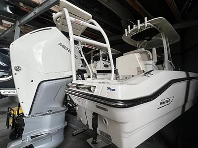 BOATZON | Boston Whaler 250 Dauntless 2023