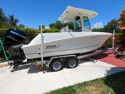 BOATZON | Boston Whaler 250 Outrage 2012