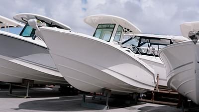 BOATZON | Boston Whaler 250 Outrage 2025