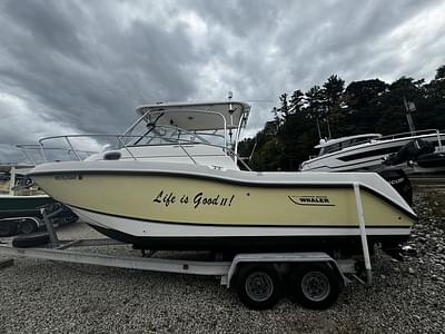 BOATZON | Boston Whaler 255 Conquest 2006