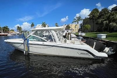 BOATZON | Boston Whaler 320 Vantage 2018