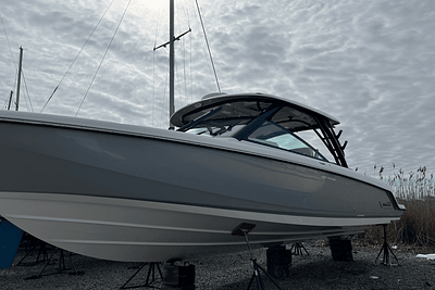 BOATZON | Boston Whaler 320 Vantage 2024