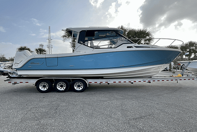 BOATZON | Boston Whaler 325 Conquest 2024