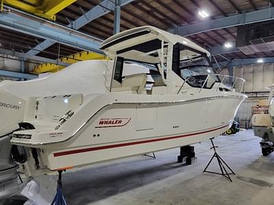 BOATZON | Boston Whaler 325 Conquest 2024