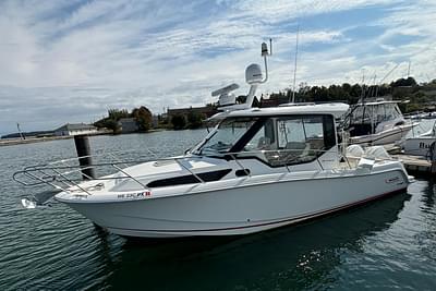 BOATZON | Boston Whaler 325 Conquest Pilothouse 2020