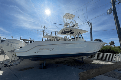 BOATZON | Boston Whaler 330 Outrage 2018