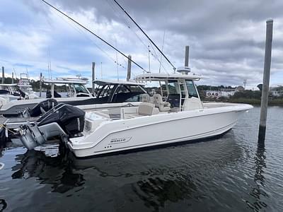 BOATZON | Boston Whaler 330 Outrage 2023