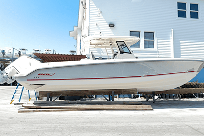 BOATZON | Boston Whaler 330 Outrage 2024