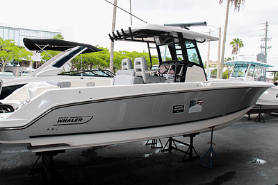 BOATZON | Boston Whaler 330 Outrage 2024