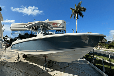 BOATZON | Boston Whaler 330 Outrage 2024