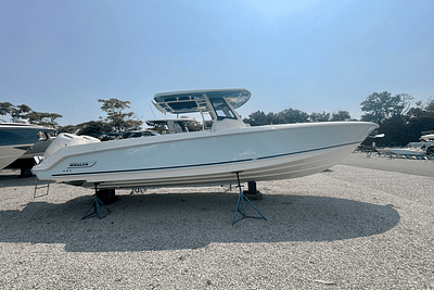 BOATZON | Boston Whaler 330 Outrage 2025