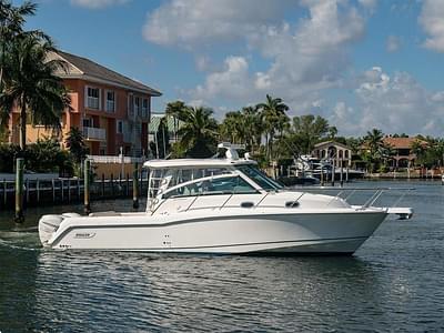 BOATZON | Boston Whaler 345 Conquest 2017