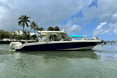 BOATZON | Boston Whaler 350 Realm 2019