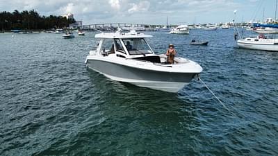 BOATZON | Boston Whaler 350 Realm 2019