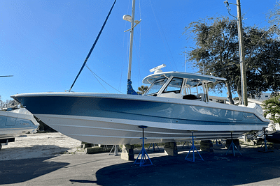 BOATZON | Boston Whaler 360 Outrage 2024