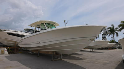 BOATZON | Boston Whaler 360 Outrage 2024 BOATZON | Boston Whaler 360 Outrage 2024