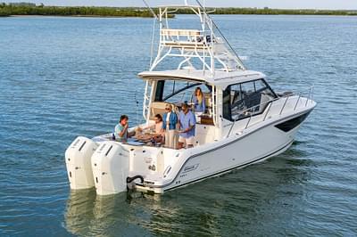 BOATZON | Boston Whaler 365 Conquest 2025