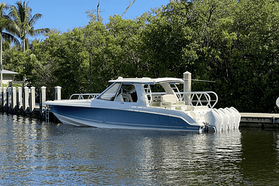 BOATZON | Boston Whaler 380 REALM 2022