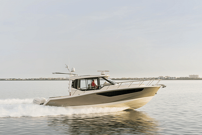 BOATZON | Boston Whaler 405 Conquest 2025