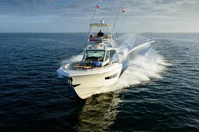 BOATZON | Boston Whaler 420 Outrage 2024