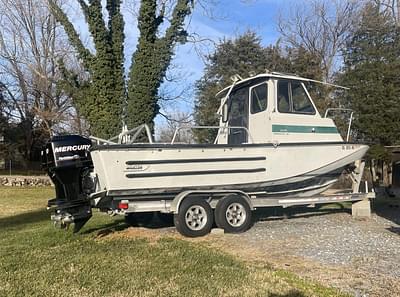 BOATZON | Boston Whaler Frontier 1990