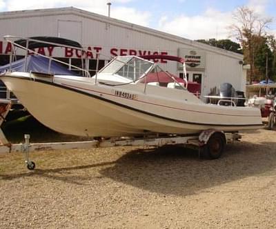 BOATZON | Boston Whaler Revenge 1975