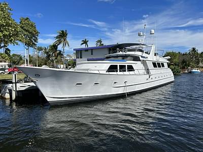 BOATZON | Broward 103 Raised Pilot House 1983