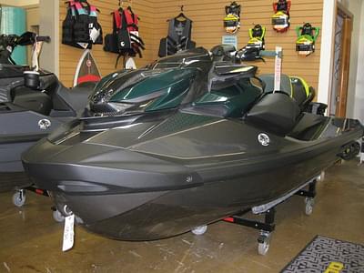 BOATZON | BRP SEA-DOO RXPX APEX 300 TECH PKG EXCLUSIVE RACING GREEN 2023