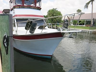 BOATZON | Californian 38 Sundeck Trawler 1983