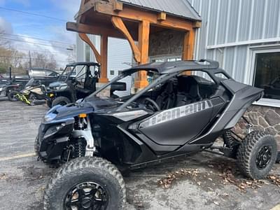 BOATZON | Can-Am® Maverick R X RS Triple Black 2024