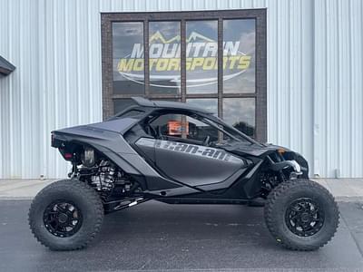 BOATZON | Can-Am® Maverick R X RS Triple Black 2024