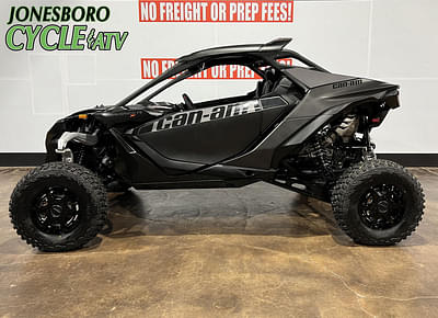 BOATZON | Can-Am® Maverick R X Triple Black 2024