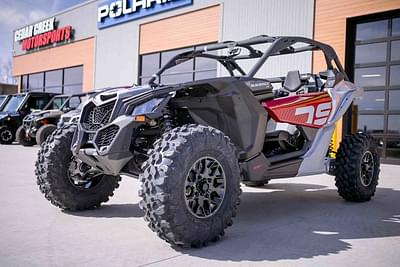 BOATZON | Can-Am® Maverick X3 DS Turbo Fiery Red  Hyper Silver 2024