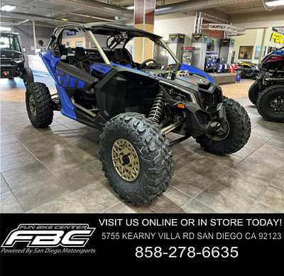 BOATZON | Can-Am® Maverick X3 X rs Turbo RR with SmartShox Dazzling Blue  Carbon Black 2024