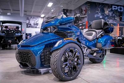 BOATZON | Can-Am® Spyder F3 Limited Dark Wheels 2024