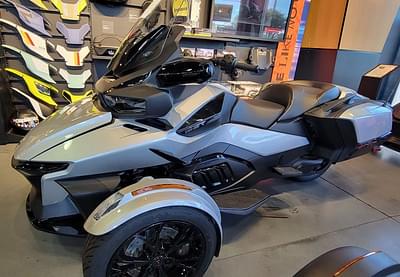 BOATZON | Can-Am® Spyder RT 2023