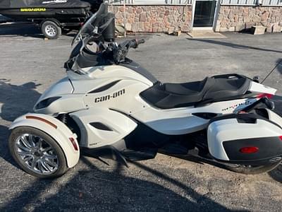 BOATZON | Can-Am® Spyder STS SE5 2013