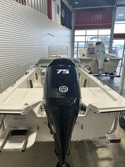 BOATZON | Carolina Skiff E18 JVX CC 2025