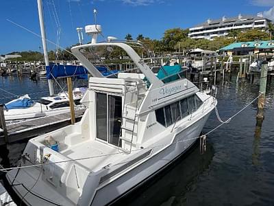 BOATZON | Carver 320 Voyager Flybridge