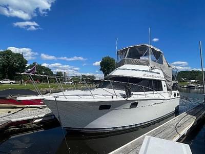 BOATZON | Carver 3207 Aft Cabin 1990