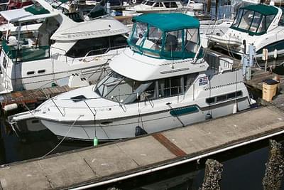 BOATZON | Carver 325 Aft Cockpit Motoryacht 1995