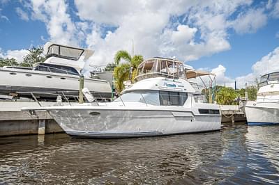 BOATZON | Carver 33 Flybridge Cruiser 1992