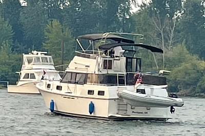 BOATZON | 1989 Carver 36 Aft Cabin Motoryacht