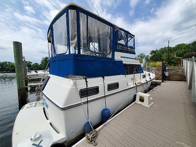 BOATZON | Carver 3607 Aft Cabin Motoryacht 1988