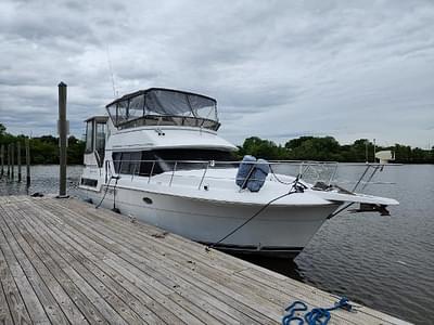 BOATZON | Carver 370 Aft Cabin Motoryacht 1996