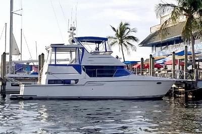 BOATZON | Carver 390 Cockpit Motor Yacht 1993