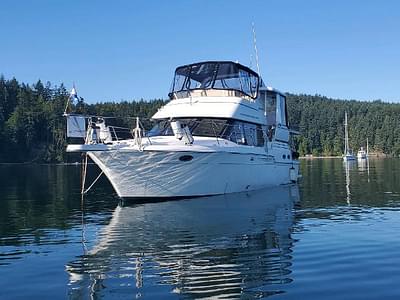 BOATZON | Carver 404 Cockpit Motor Yacht