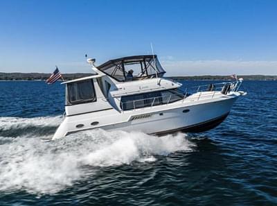 BOATZON | Carver 406 Aft Cabin Motor Yacht